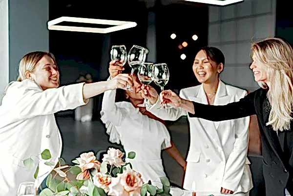 What Your Team’s Experience Gift Choice Says About Them